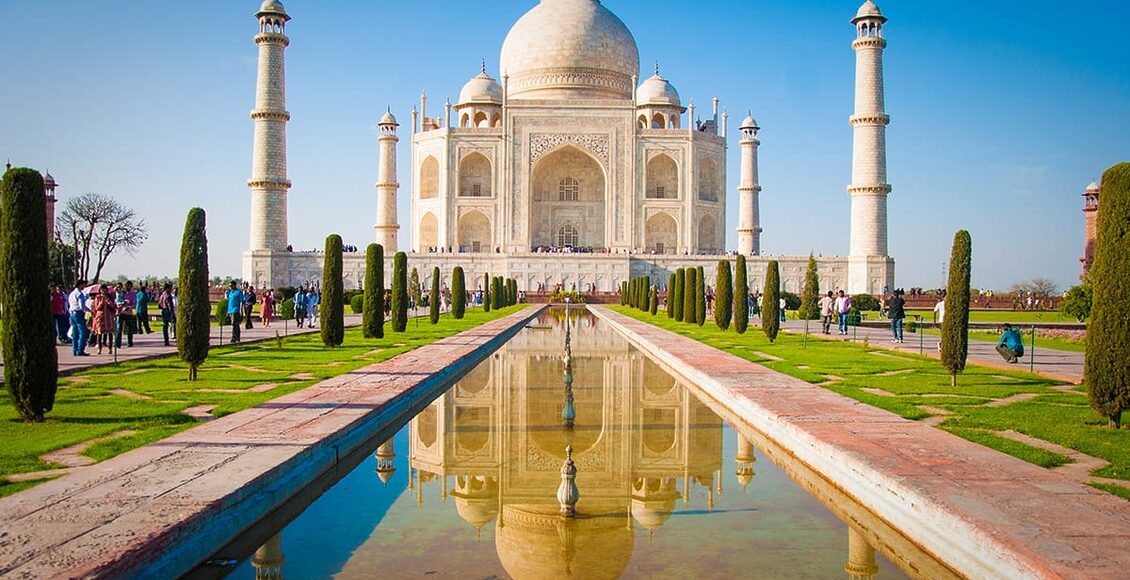 tajmahal_shutterstock_120633745