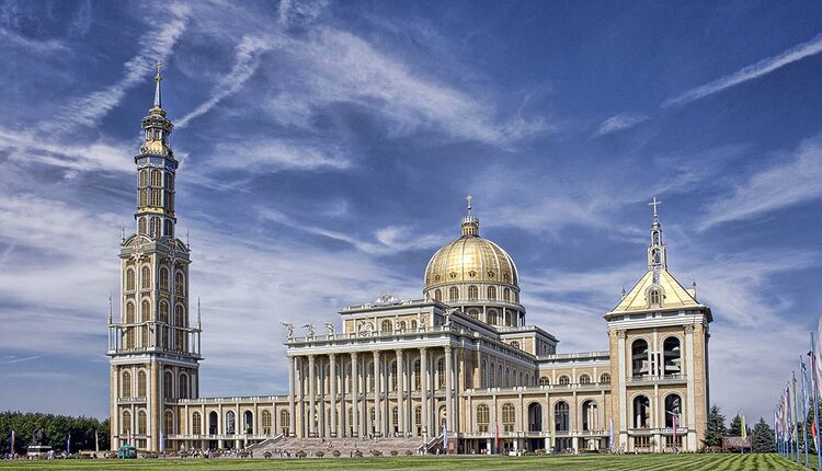 Bazilika Matky Boží Bolestné - 10 nejvyšších katolických kostelů a katedrál světa