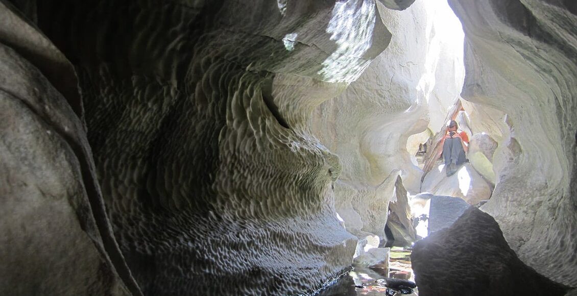 @eatmoremangos-marble-cave-in-white-chief-canyon-15122042130_2eeaa1e605_k