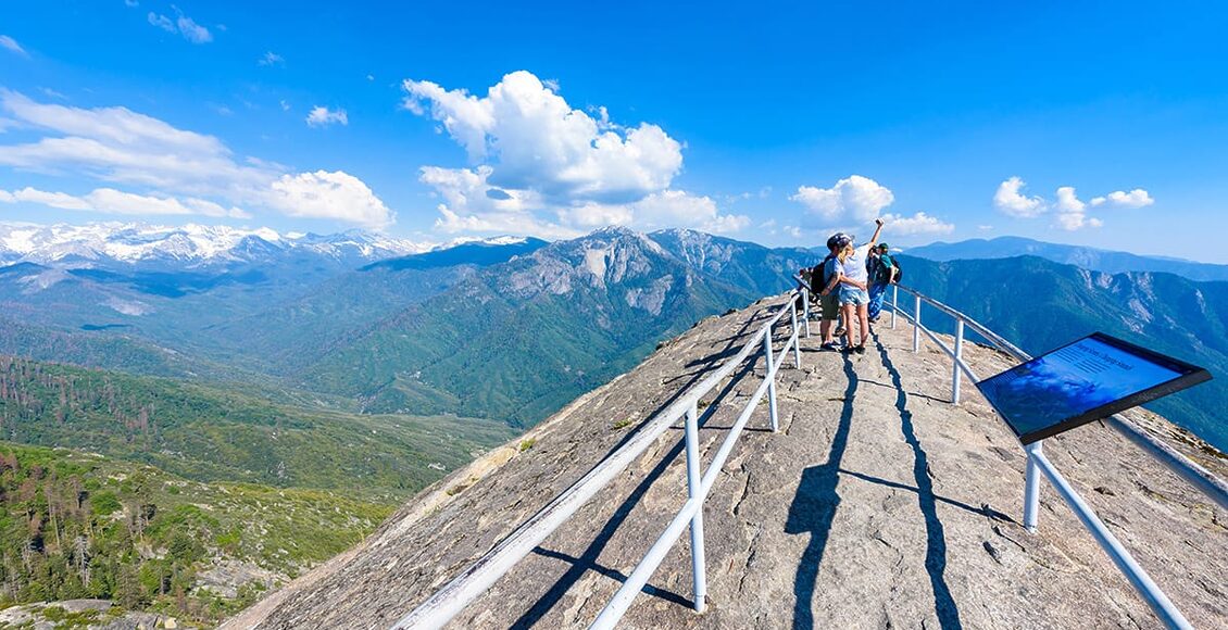 Hiker-at-Moro-Rock-91154104_l