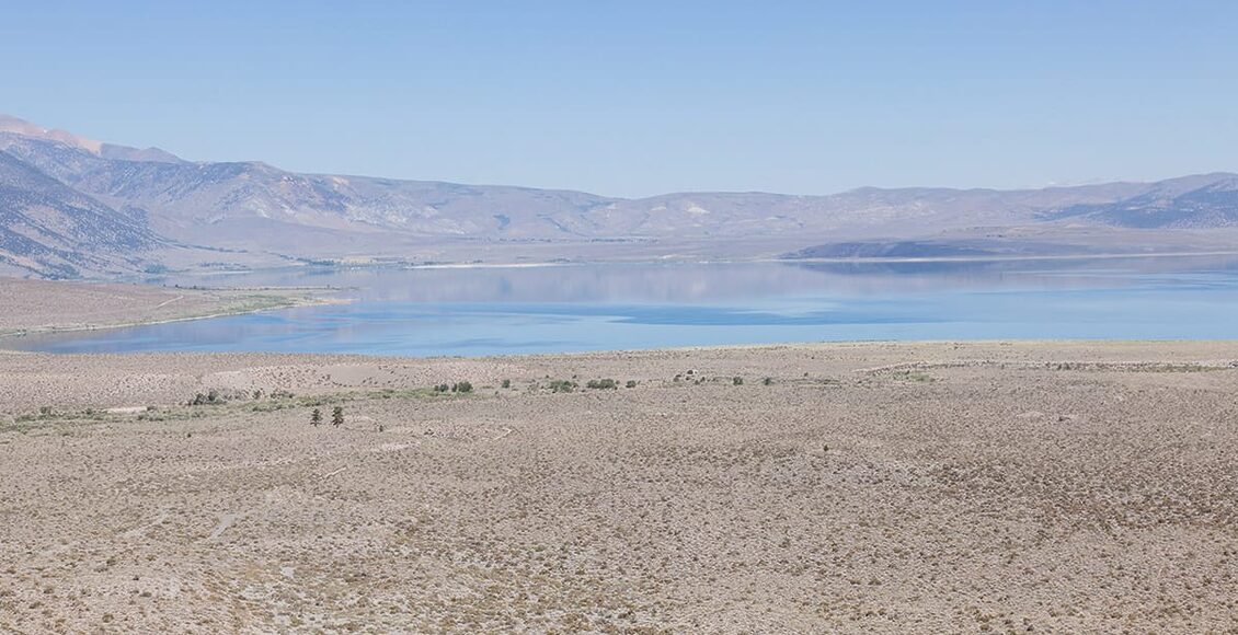 Panum-Crater-is-a-volcanic-cone-that-is-part-of-the-Mono-Inyo-Craters-19054365_l