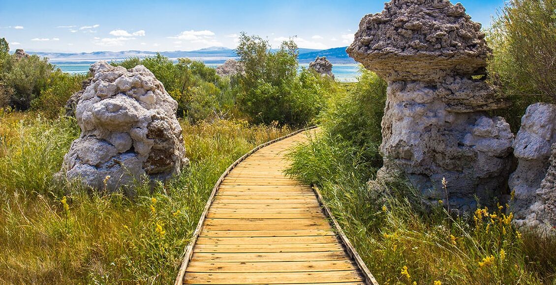 Walkway-Between-Limestone-Tufa-Rocks-At-Mono-Lake-73622916_l