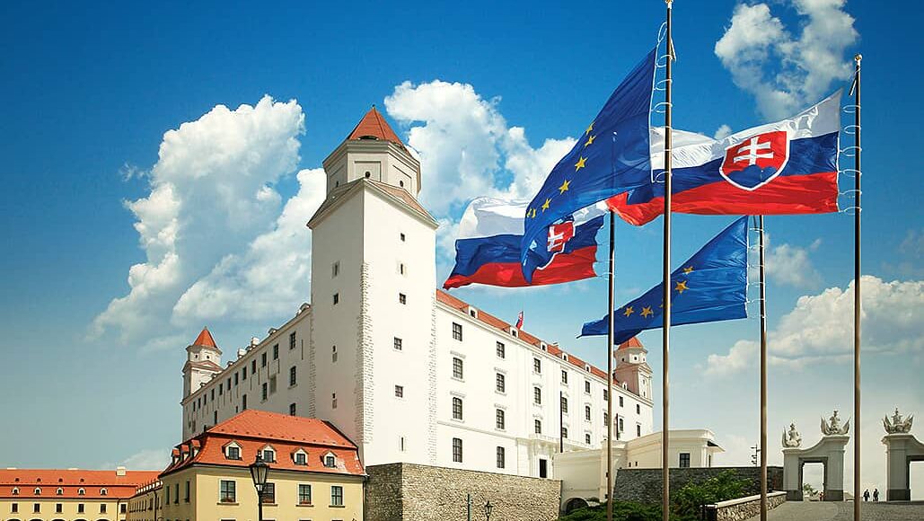 HRADvlajkyNEW_