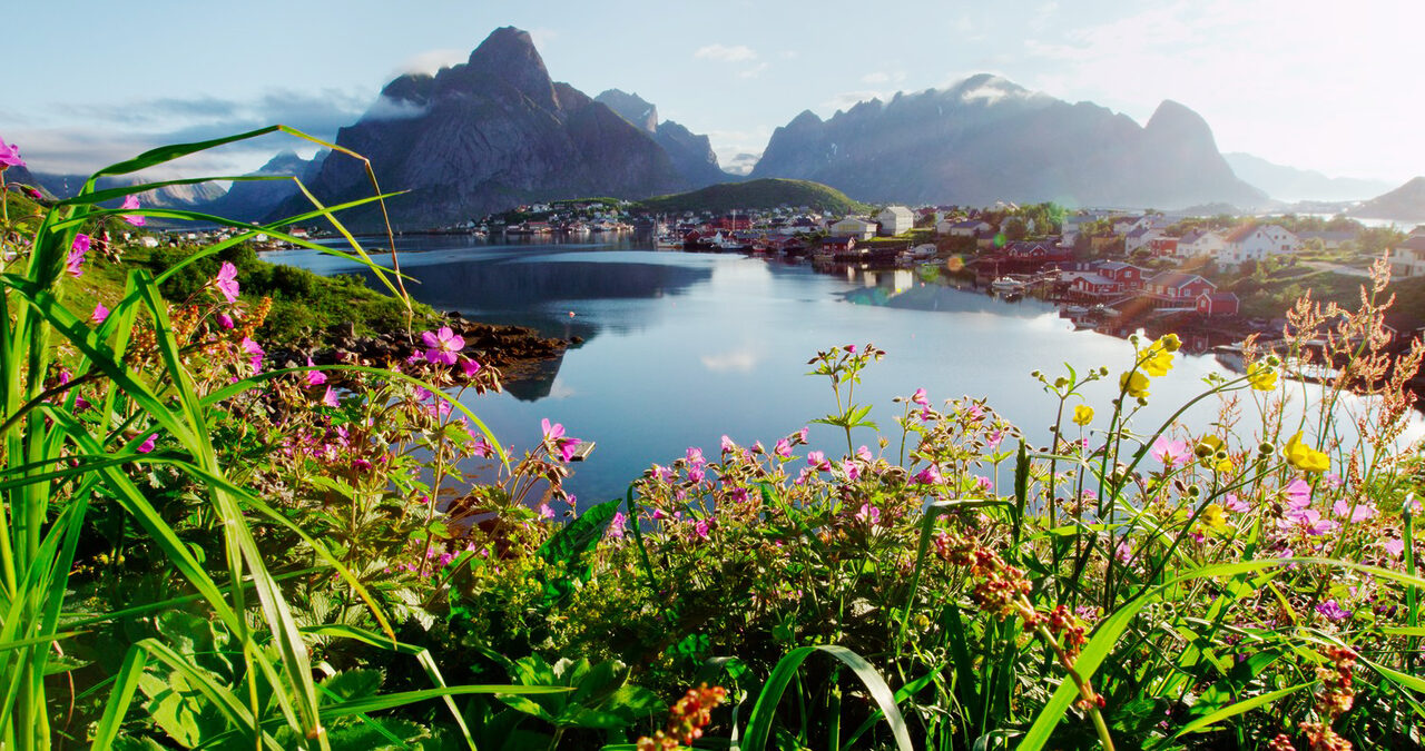 Norsko - petrobarevný svět fjordů, polární záře a nádherné přírody