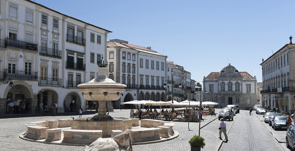 Évora_Praça_do_Giraldo_Paolo_Querci