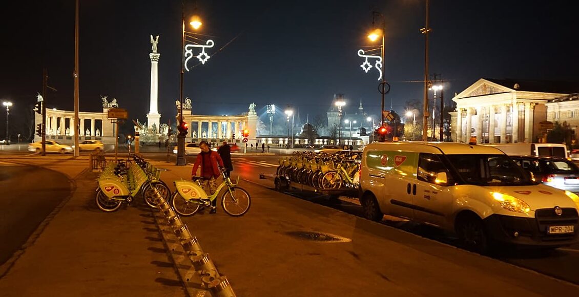 namesti-hrdinu-andrassy-street15871758530_674088ad80_k