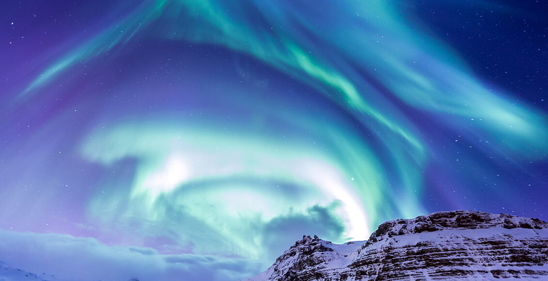 Aurora-borealis-at-Kirkjufell-Iceland-38961417_l