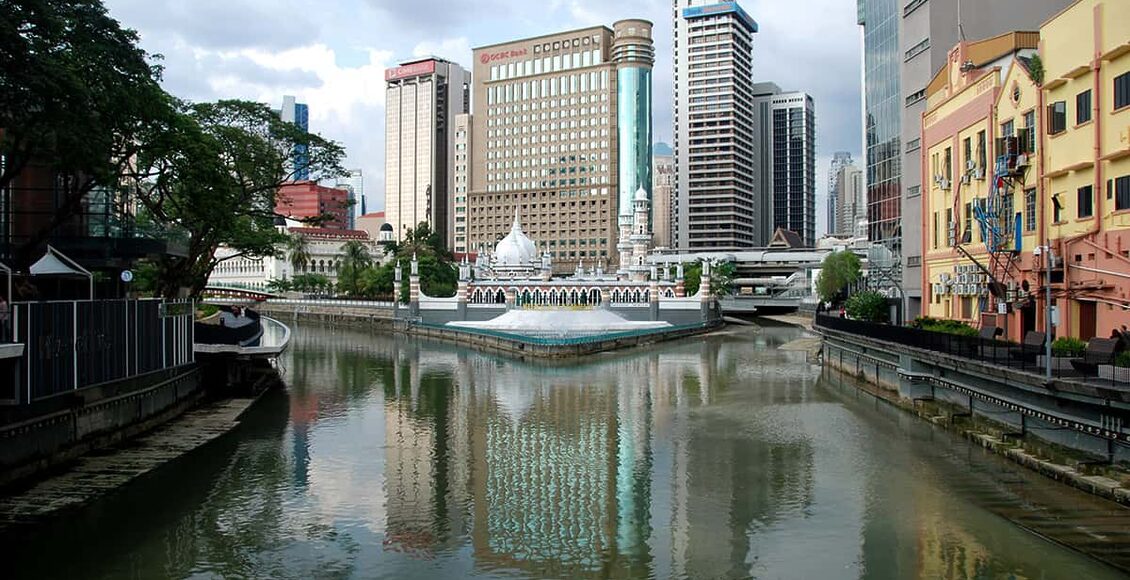 4.-Masjid-Jamek-1