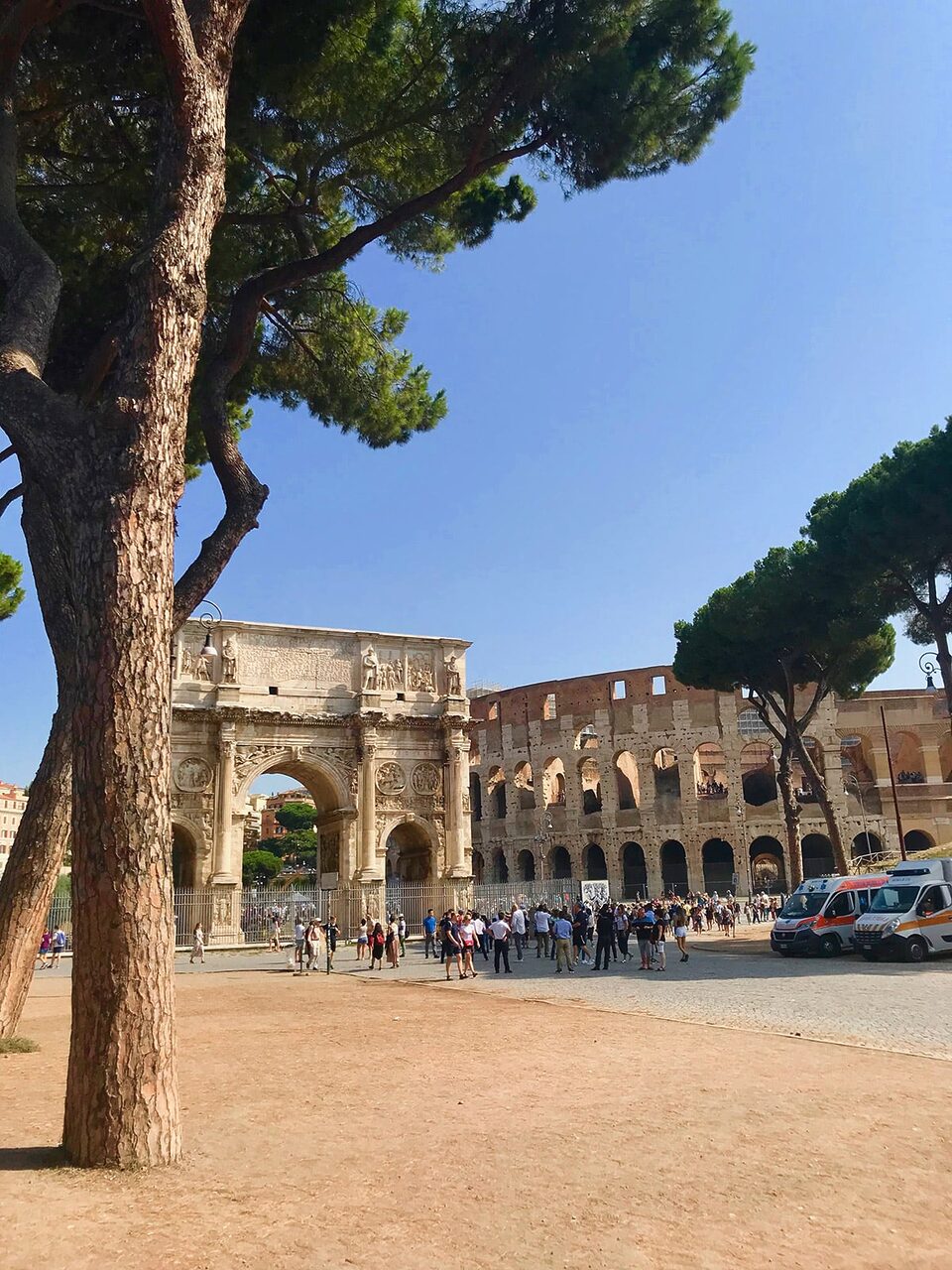 Koloseum a Konstantinův oblouk