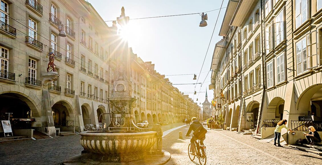 Ulice-Kramgasse-v-centru-Bernu