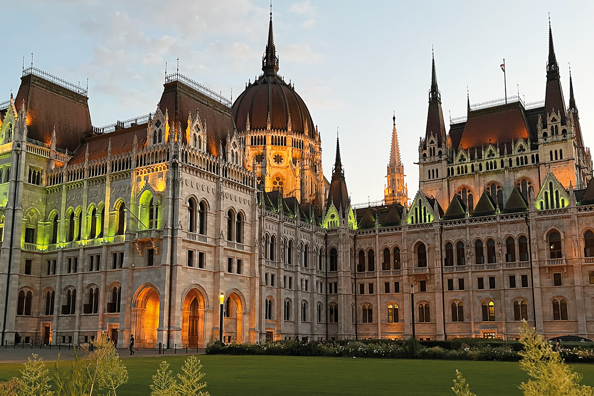 prodloužený víkend v Budapešti - parlament