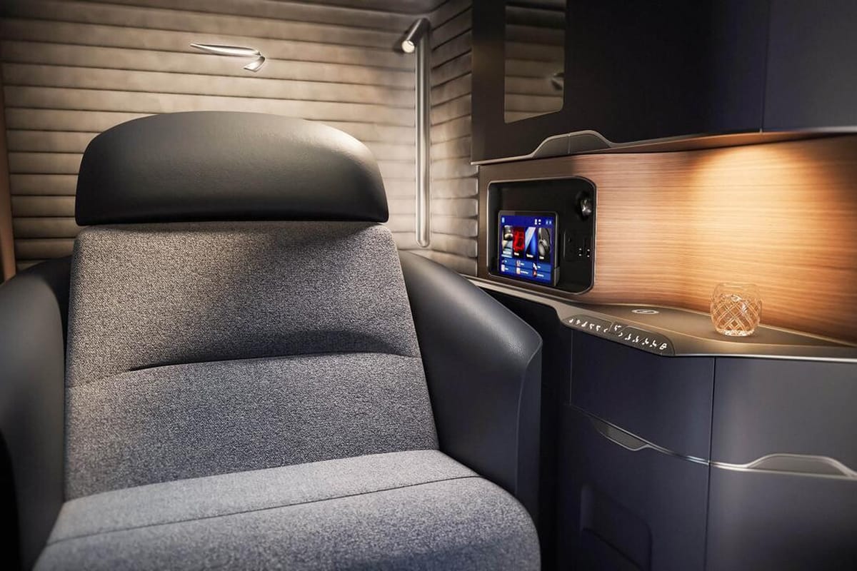 British Airways nabízí v první třídě privátní apartmány, špičkový catering, prémiová vína a individuální služby